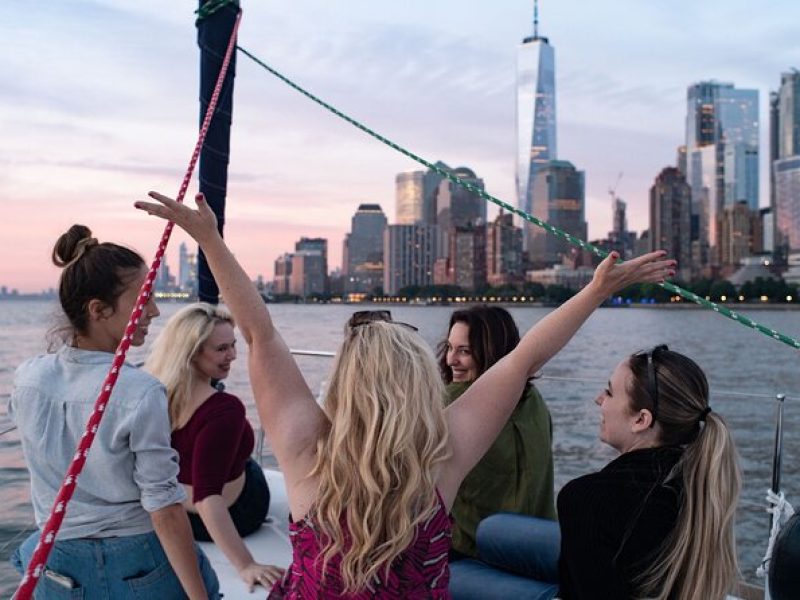 Private Sailboat Guided Tour of New York City