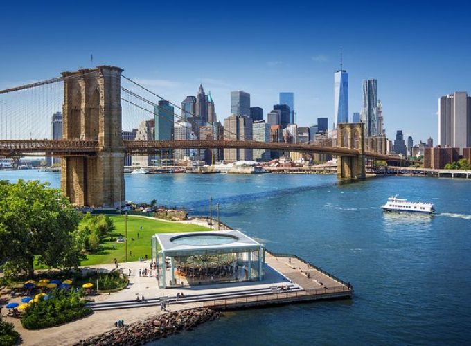 Private Manhattan and Brooklyn Full-Day Tour with Driver-Guide and Vehicle