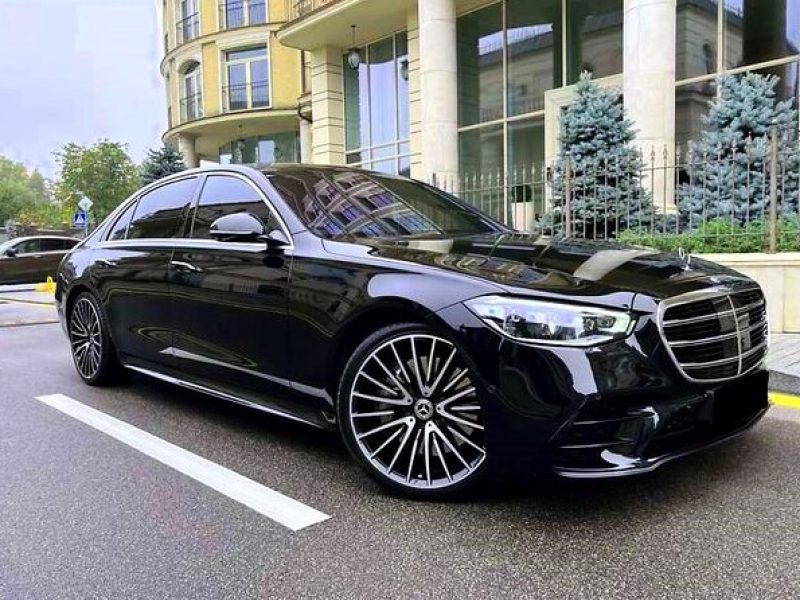 Departure Private Transfer: New York to J.F. Kennedy Airport JFK in Luxury Car